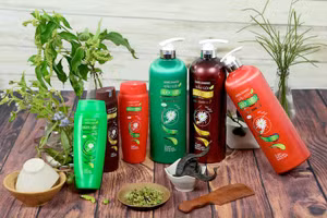 Bộ sản phẩm dầu gội mọc tóc Thái Dương có 2 loại chính là dầu gội Thái Dương 3 và Thái Dương 7.