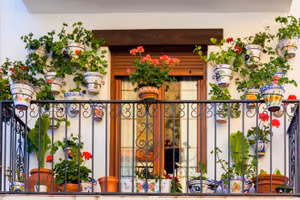 Những khu vườn đẹp như mơ trên ban công chỉ vài mét vuông 