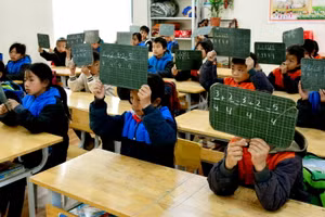 Trong giờ học môn Toán.