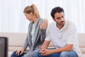 Vợ chồng mất kết nối, hôn nhân đổ vỡ lúc nào không hay. 