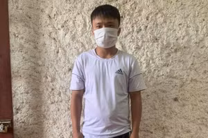 Đối tượng Nguyễn Anh Tuấn tại cơ quan công an. Ảnh: Công an Quảng Bình.