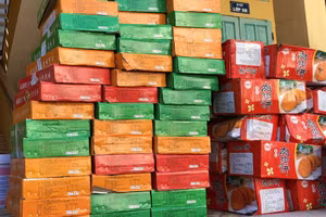 Thu giữ 11.000 bánh trung thu không rõ nguồn gốc ở Hà Nội