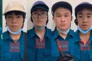 Nhóm đối tượng có hành vi giả làm lực lượng kiểm soát, phòng chống dịch để cưỡng đoạt tài sản. Ảnh: Công an Hà Nội.