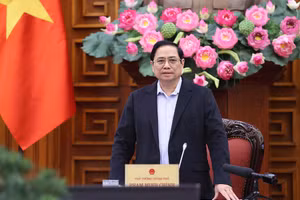 Thủ tướng Phạm Minh Chính chủ trì cuộc họp với các tỉnh khu vực miền Trung và Tây Nguyên đang chịu ảnh hưởng của bão lũ. Ảnh: Dương Giang/TTXVN.