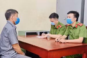 Đối tượng Lê Văn Trường tại cơ quan chức năng. Ảnh: Công an tỉnh Thanh Hóa.