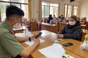 Lê Thị Bích Hoàng làm việc với cơ quan điều tra.