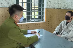 Đối tượng Tô Trọng Hải tại cơ quan công an. Ảnh: Minh Chuyên.