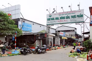 Chợ đầu mối Minh Khai tạm thời phong toả sau khi xuất hiện 2 ca nghi nhiễm Covid-19. Ảnh minh hoạ.