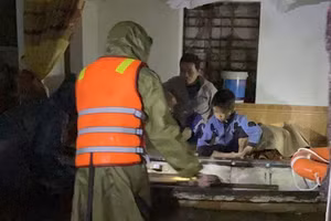 Truy tặng Huân chương Lao động cho Chủ tịch UBND xã qua đời khi giúp dân trong lũ