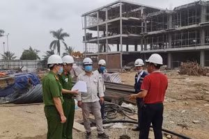 Cơ quan chức năng tiến hành kiểm tra việc chấp hành các quy định pháp luật về bảo vệ môi trường đối với Công ty Cổ phần đầu tư và phát triển nhà ở số 6 Hạ Long.