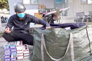 Bắt quả tang 2 vụ vận chuyển thuốc lá lậu, thu hàng nghìn bao thuốc