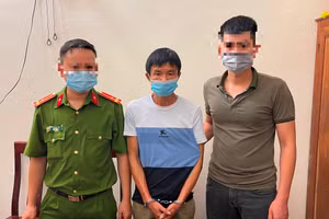 Bắt đối tượng biến nhà riêng thành điểm bán lẻ ma tuý, thu giữ 4.600 viên hồng phiến