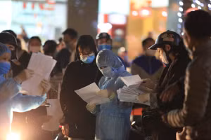 Hình ảnh phong tỏa chung cư số 88 Láng Hạ vì có người nhiễm Covid-19