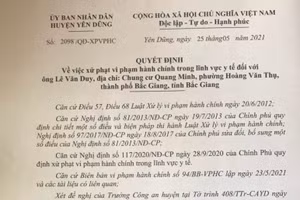 Dán chữ “đoàn từ thiện…” lên xe để trốn khai báo y tế, nam thanh niên bị xử phạt