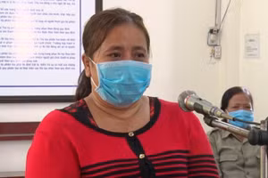 Bị cáo Trần Thị Tuyền tại phiên toà. Ảnh: Nghiêm Túc.