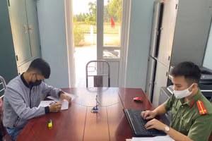 Nam thanh niên G.A.S. làm việc với cơ quan chức năng.