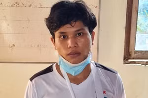 Đối tượng Ksor Nuôih bị bắt giữ tại chốt kiểm soát dịch Covid-19. Ảnh: Công an Gia Lai.