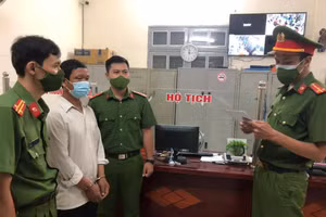 Cơ quan chức năng tiến hành các thủ tục khởi tố, bắt tạm giam đối với Cà Văn Oai. Ảnh: Công an cung cấp.