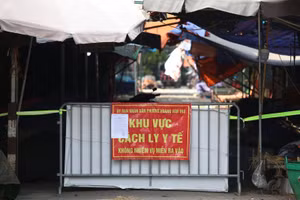 Chính quyền địa phương đã tiến hành tạm phong tỏa, dừng hoạt động chợ đầu mối phía Nam.
