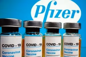 Bộ trưởng Bộ Y tế cho biết việc gia hạn vắc xin Pfizer theo thông lệ quốc tế, Việt Nam không tự động gia hạn. Ảnh minh họa.