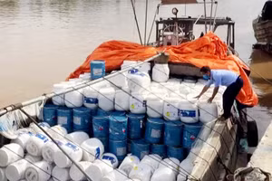 Phát hiện số lượng lớn hóa chất nước ngoài không hóa đơn chứng từ hợp pháp