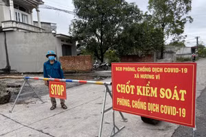 Chốt kiểm soát phòng chống dịch Covid-19 xã Hương Vĩ (huyện Yên Thế, Bắc Giang). 