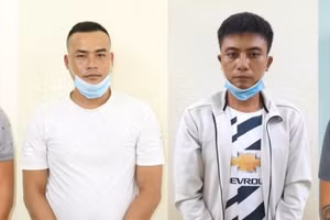 Đối tượng Phan Sinh Thành (bên trái) và nhóm đối tượng bị bắt giữ. Ảnh: Công an Quảng Bình.