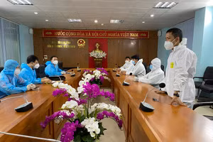 Công an tỉnh Hải Dương tiến hành các thủ tục tiếp nhận công dân bị CHDCND Lào trục xuất tại cửa khẩu quốc tế Cầu Treo.