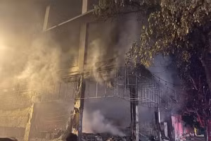 Phòng trà nơi xảy ra vụ hoả hoạn bị thiêu rụi hoàn toàn.