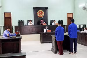 Phiên toà xét xử 2 bị cáo Mã Tinh Kim và Triệu Văn Xuyên.