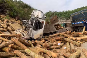 Hiện trường vụ tai nạn giao thông nghiêm trọng khiến 7 người tử vong ở Thanh Hoá