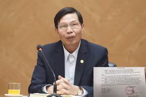 Tạm đình chỉ một phó giám đốc trung tâm y tế vì để “lọt” ca dương tính Covid-19