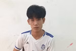 Đối tượng Quách Anh Khoa bị bắt quả tang khi đang thực hiện hành vi tống tiền 1 nữ sinh. 