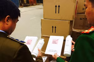 Hà Nội: Thu giữ hơn 5 tấn dầu gội đầu nhập lậu