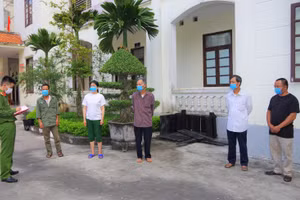 Khởi tố 5 đối tượng trộm cắp linh kiện sản xuất xe trị giá hơn 1,1 tỷ đồng