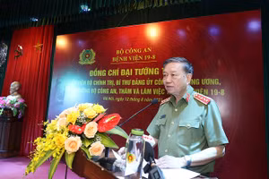 Bộ trưởng Tô Lâm kiểm tra công tác phòng chống dịch bệnh tại Bệnh viện 19-8