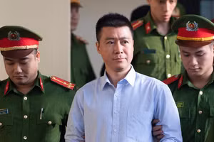 Phan Sào Nam tại phiên toà xét xử sơ thẩm.