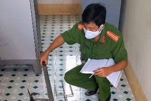 Cơ quan công an thu giữ nhiều vũ khí nguy hiểm có liên quan đến vụ án. Ảnh: Công an Tiền Giang.