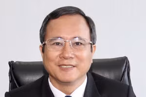 Nguyên Bí thư Bình Dương- Trần Văn Nam bị đề nghị truy tố về tội Vi phạm quy định về quản lý, sử dụng tài sản Nhà nước gây thất thoát, lãng phí.