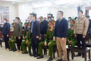 Các bị cáo tại phiên toà xét xử vụ án sai phạm tại Dự án đường cao tốc Đà Nẵng - Quảng Ngãi. 