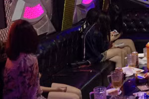 Bắc Giang: Nhiều quán karaoke mở cửa đón khách bất chấp lệnh cấm bị xử phạt