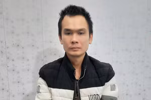 Đối tượng Bùi Tiến Dũng tại cơ quan công an. Ảnh: Công an Hải Dương.