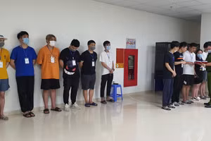 Nhóm người Trung Quốc nhập, lưu trú trái phép tại chung cư Florence bị phát hiện.