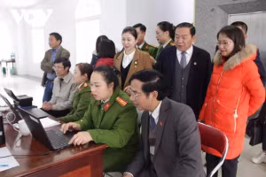 Người dân giao dịch không mang giấy tờ: Bước tiến lớn về Chính phủ điện tử