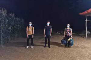 3 công dân có hành vi nhập cảnh trái phép vào Việt Nam. Ảnh: Lê Nam.