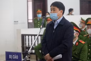 Bị cáo Nguyễn Đức Chung tại phiên xét xử. Ảnh: N.A.