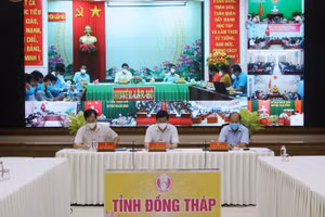 Toàn cảnh cuộc họp chiều ngày 16/7. Ảnh: Văn Khương.