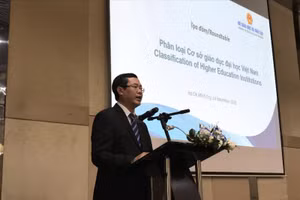 Thứ trưởng Nguyễn Văn Phúc phát biểu tại Tọa đàm.