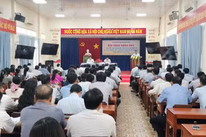 Hội thảo tổ chức tại hội trường Trường THPT Hồ Thị Kỷ ( TP Cà Mau)