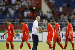 VFF gửi lời chia buồn với gia đình HLV Alfred Riedl